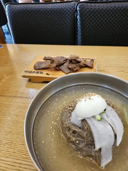육쌈냉면 송도점