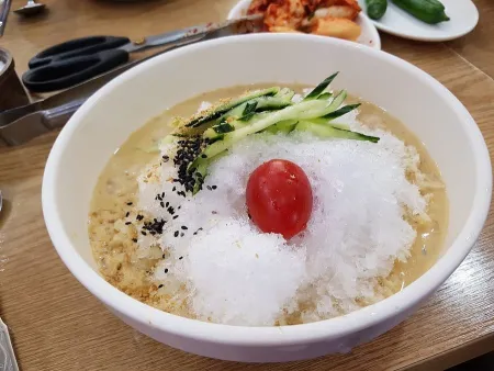 Jeonghye Bajirak Son Kalguksu