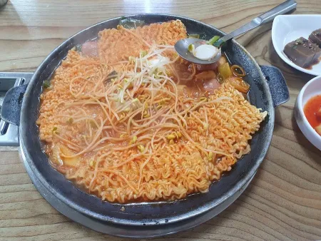 백미의정부부대찌개
