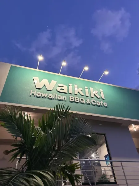 Waikiki Hawaiian BBQ&Cafe 焼肉 北谷