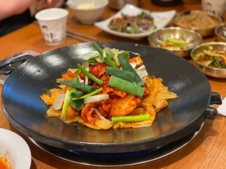 현주식당천안신부점