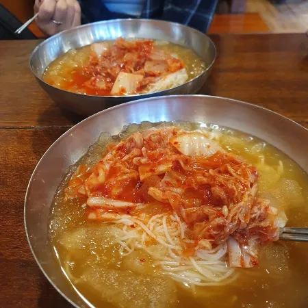 Manbok Guksujip Suyu Branch