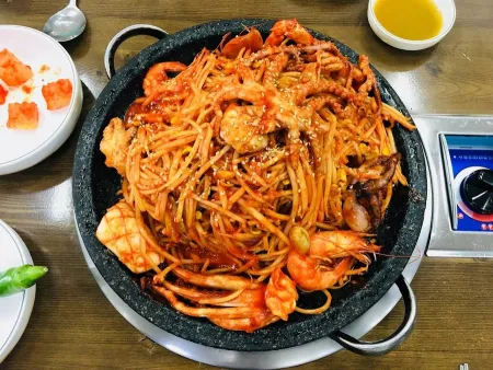돌솟해물뼈찜