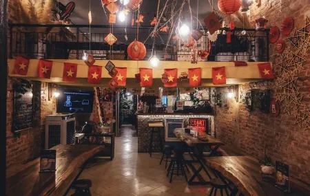 Peachy Train Street - Local Craft Beer & Bites