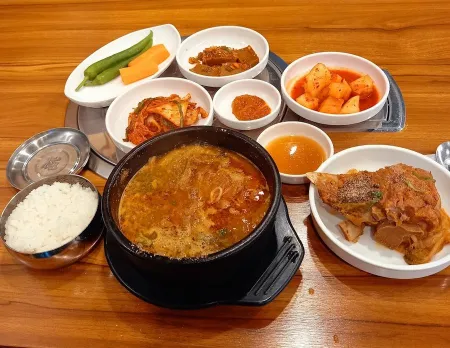 Wondang Gamja-tang(pork back-bone stew)