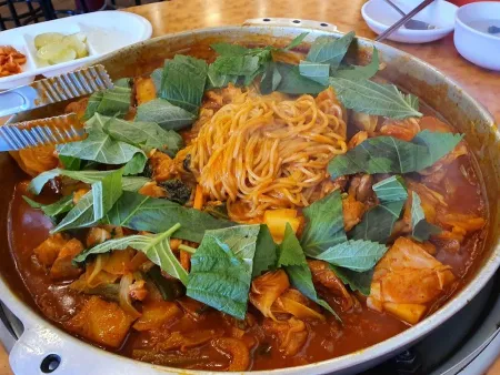 Chuncheon Dakgalbi Makguksu
