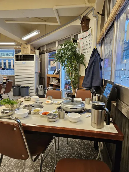 Gangsangdo Sik Dwaeji Jjigae Hadan Branch