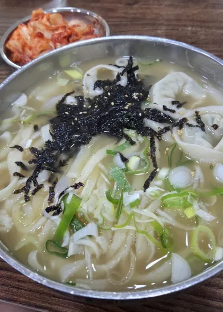 Hongdukkae Son Kalguksu