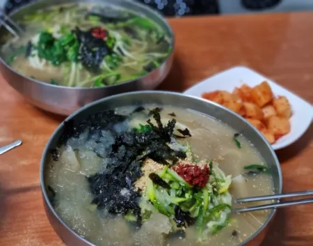 Byeolmi Son Kalguksu