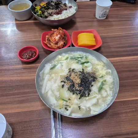 Wonsan Milmyeon Somunnan Son Kalguksu