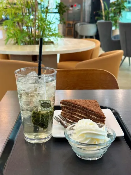 Cafe Brahms