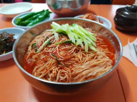 Daegaya Son Kalguksu
