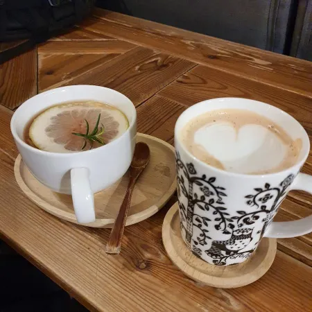 Hello Stranger Cafe