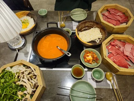 Pyeonbaekjae Shabu Kalguksu