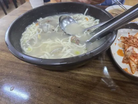 춘장대조개굴칼국수