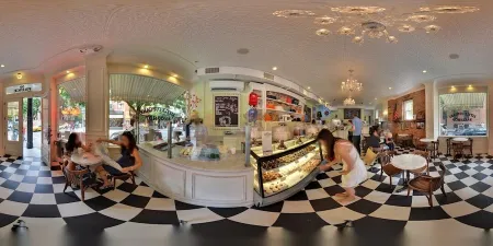 Little Cupcake Bakeshop