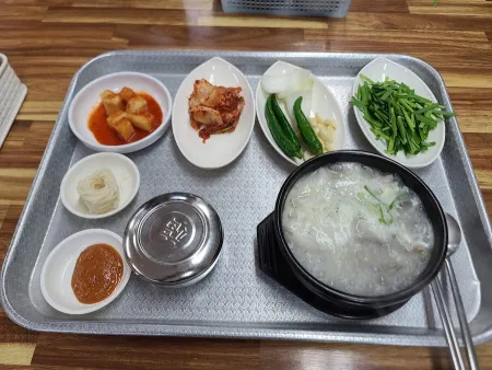 고향 돼지국밥