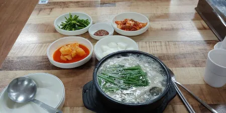 Kim Myeongja Gul Gukbap