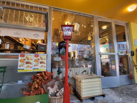 Kims Deli Market