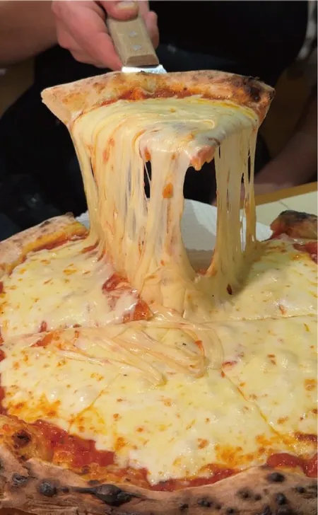 Bruette Pizza Dadaepo Beach