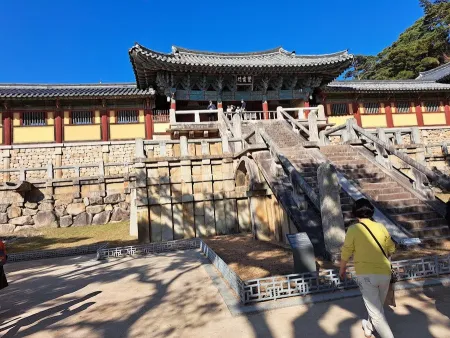 慶州国立公園三陵探訪支援センター