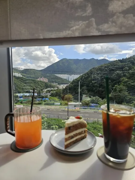 M543 Cafe. Gallery