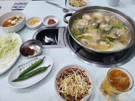 Myeongji Dakhanmari Kalguksu