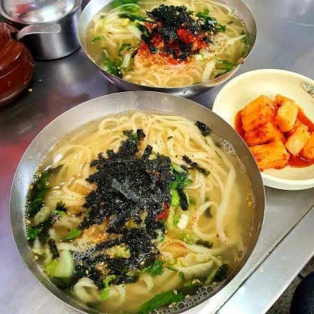 Yumyeon Son Kalguksu