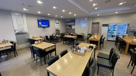 Jinmiok Seolleongtang Main Branch