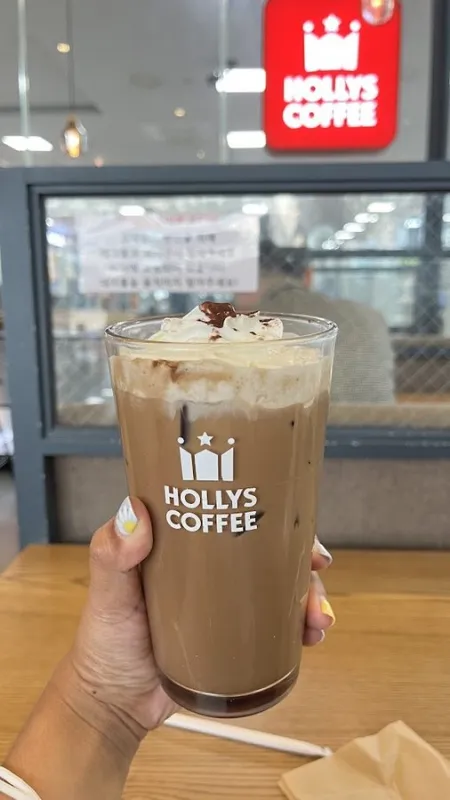 Hollys Coffee Busan Station