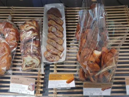 Paris Baguette Dokbawi Station