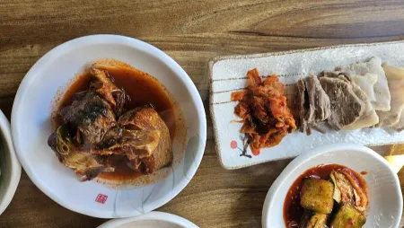 Namhae Maetdol Sundubu wa Sotbap