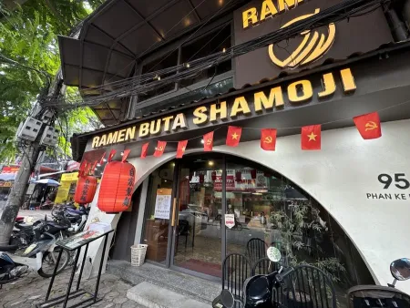 RAMEN BUTA SHAMOJI ( phan kế bính ラーメン豚シャモジ )