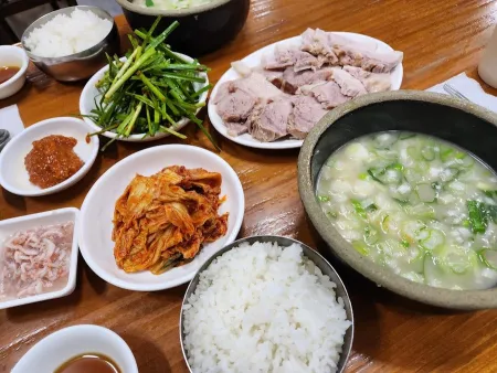 Jangsu Dwaeji Gukbap