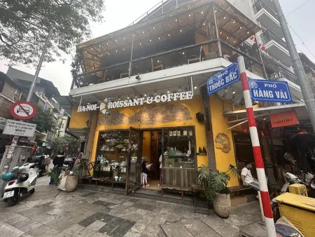 Hanoi Croissant & Coffee