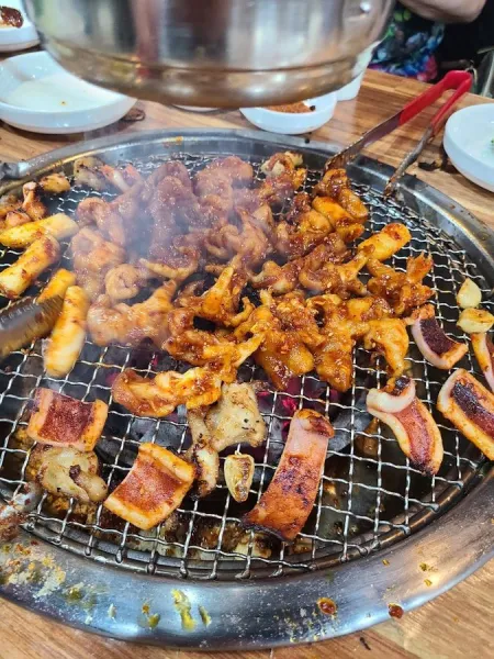 Dwaeji Hyeongjedeul