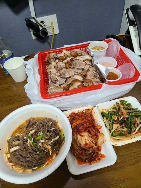 Daewang Jokbal