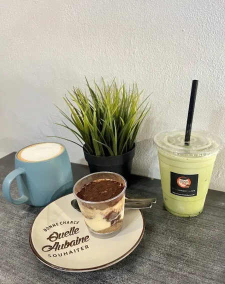 Froz Bakery • Cafe