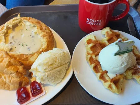 Hollys Busan Baegyang-daero DI Branch