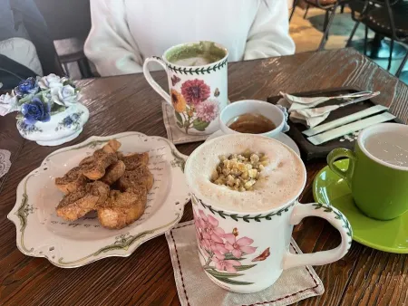 Cafe Pine