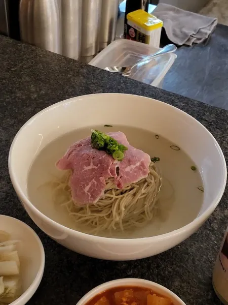 Ujuog