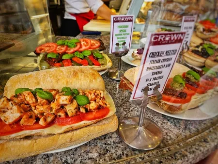 Crown - Cafe Português