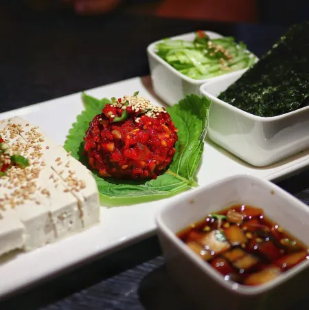 鏡球飯酒桌