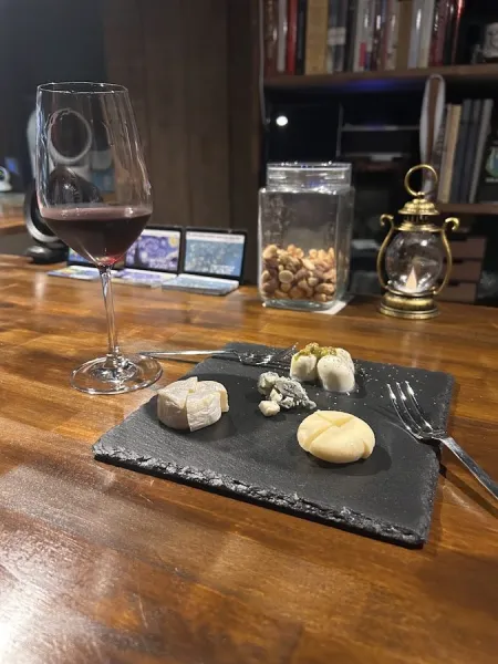 Van Gogh Vodka 浅草 Wine Bar