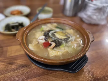 Jeonbok Hansang