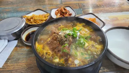 Ttukbaegi Yangpyeong Haejangguk Mapo