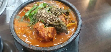 Subukhui Gamjatang