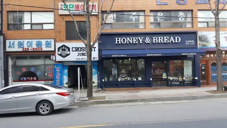Honeybee Bakery