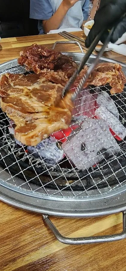 Dr. Lee Galbi Naengmyeon