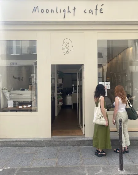 Moonlight café, coffee shop, specialty coffee